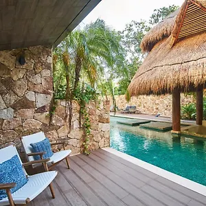 elegant-charm-home-private-deck-pool.tulum-hotels.net/